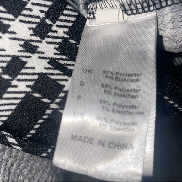 💋Bundle 4 items for $20. Add items💋 to a bundle - Picture 8 of 11